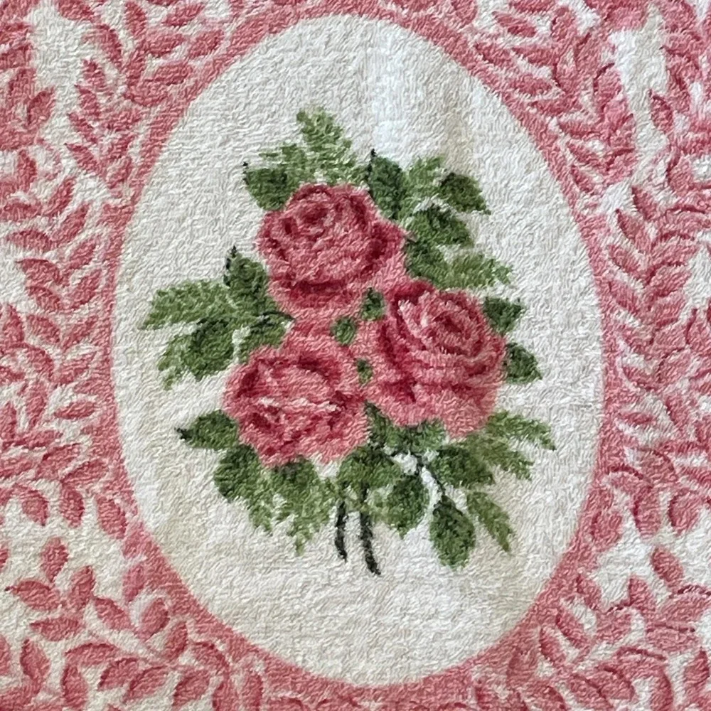 Vintage 70s Cannon Royal Family Three Roses Bath Towel Fringe Pink Retro Mod